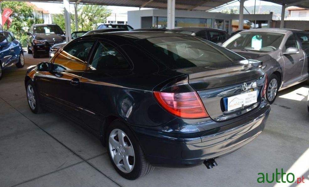 2002' Mercedes-Benz C-220 Cdi Evolution photo #2
