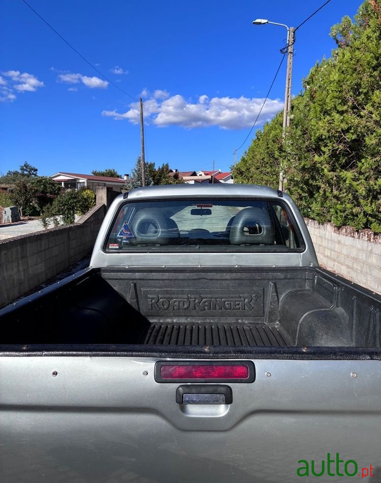 2000' Mitsubishi L200 photo #3