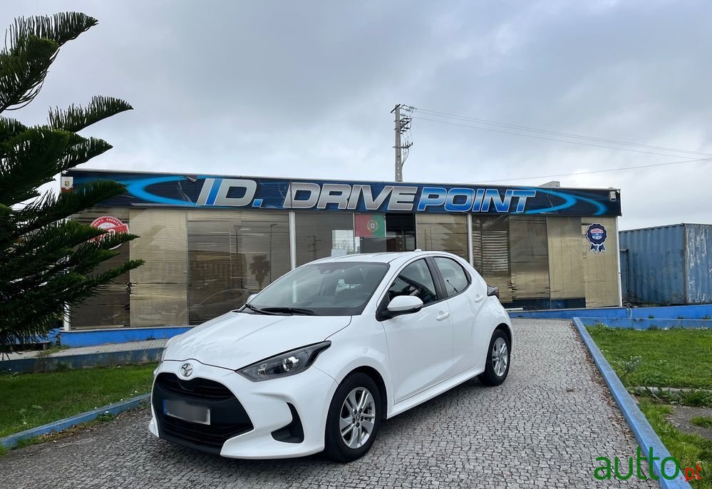 2021' Toyota Yaris 1.0 Vvt-I Comfort photo #1