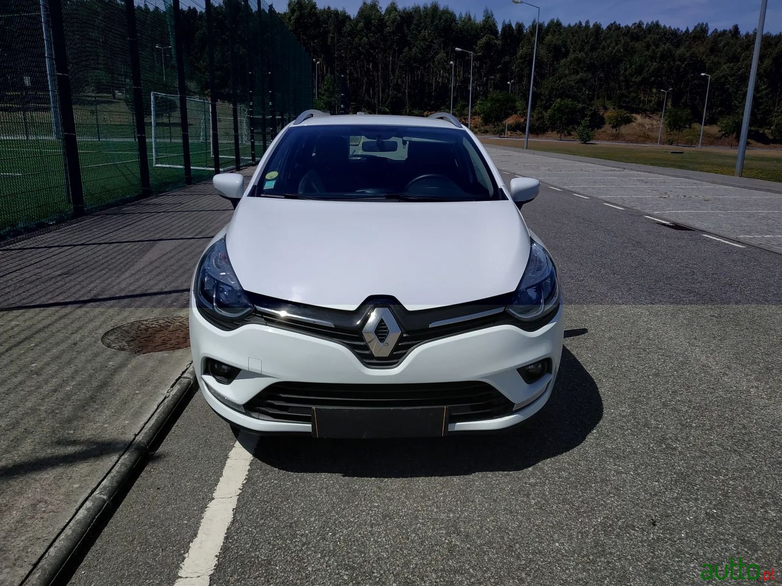 2017' Renault Clio Sport Tourer photo #4