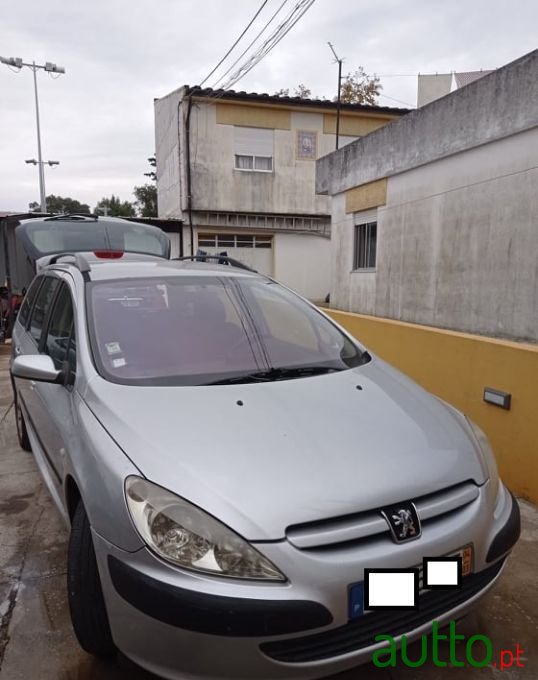 2004' Peugeot 307 Break photo #1