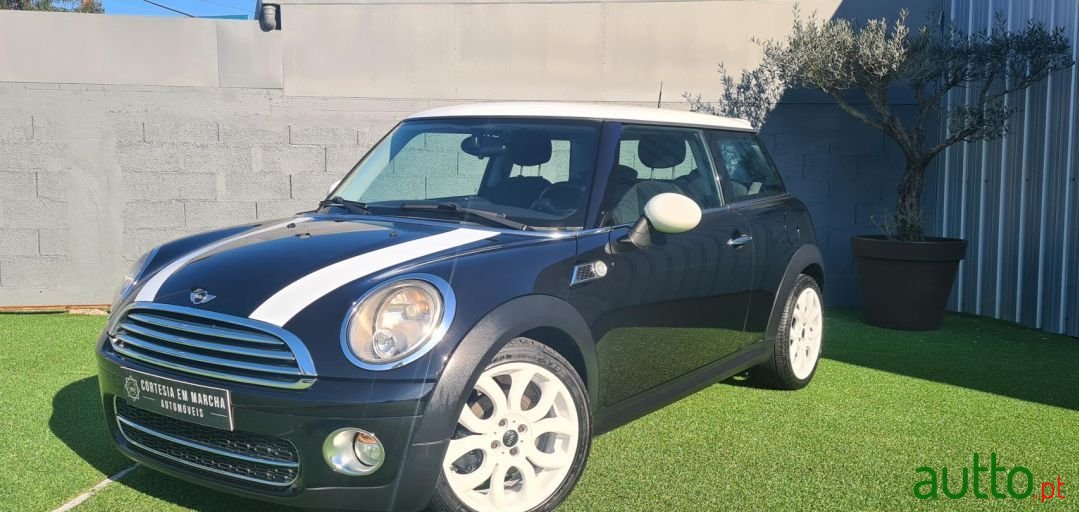 2009' MINI Cooper photo #1