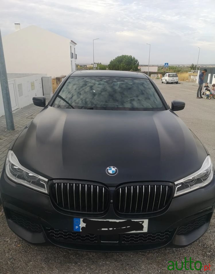 2018' BMW Série 7 D Pack M photo #1