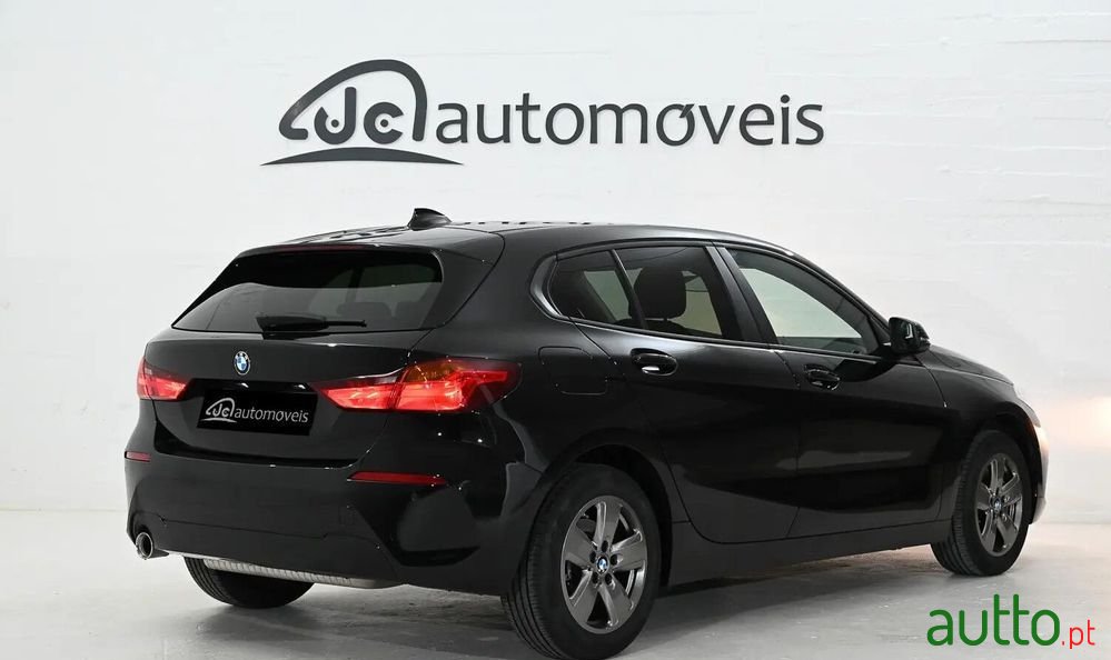 2024' BMW Série 1 photo #2