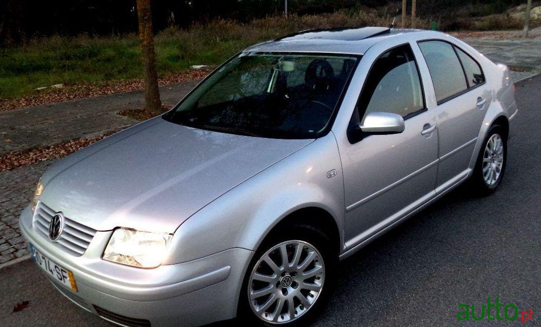 2001' Volkswagen Bora 1.9 Tdi Highline photo #1