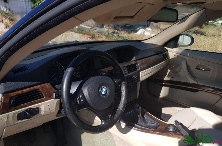 2007' BMW 320 Coupe photo #1