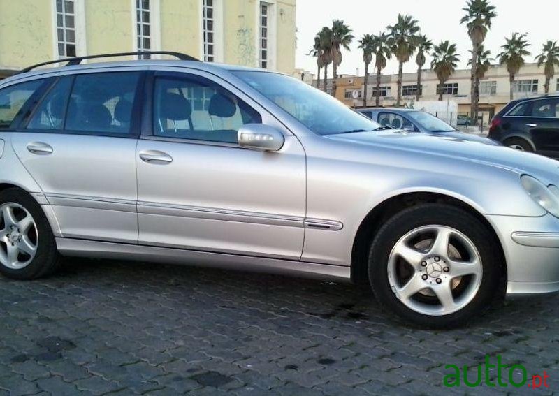 2002' Mercedes-Benz C-220 Cdi Avantgarde photo #3