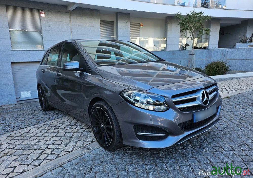 2015' Mercedes-Benz Classe B photo #1
