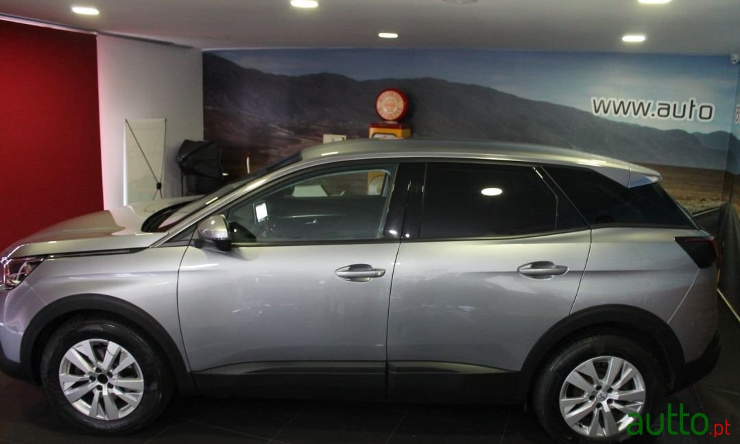 2018' Peugeot 3008 photo #2