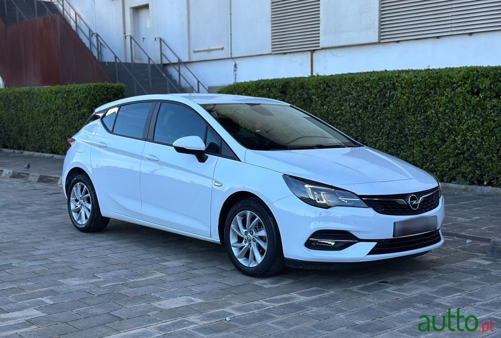 2020' Opel Astra photo #1