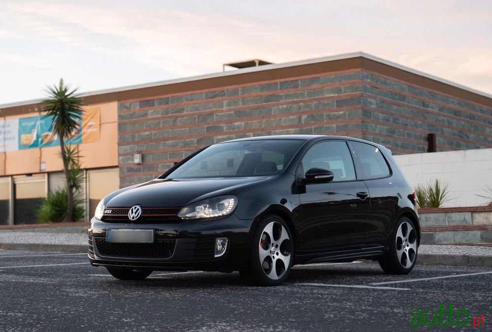 2011' Volkswagen Golf 2.0 Gti Dsg photo #1