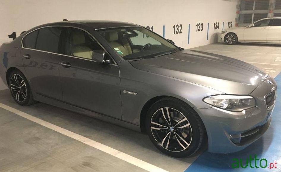 2010' BMW 520 D photo #1