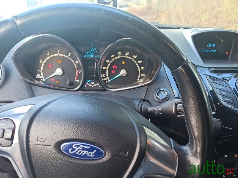 2015' Ford Fiesta photo #6
