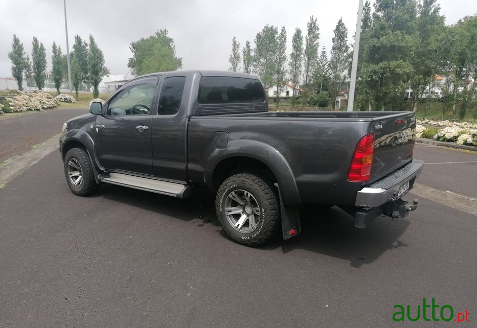 2011' Toyota Hilux photo #6