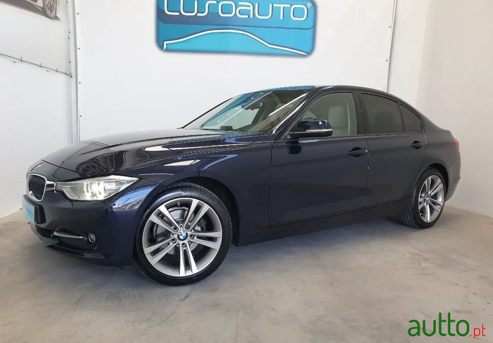 2014' BMW 318 Sport photo #3