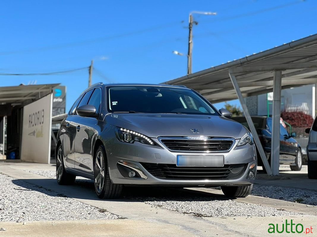 2015' Peugeot 308 Sw photo #2