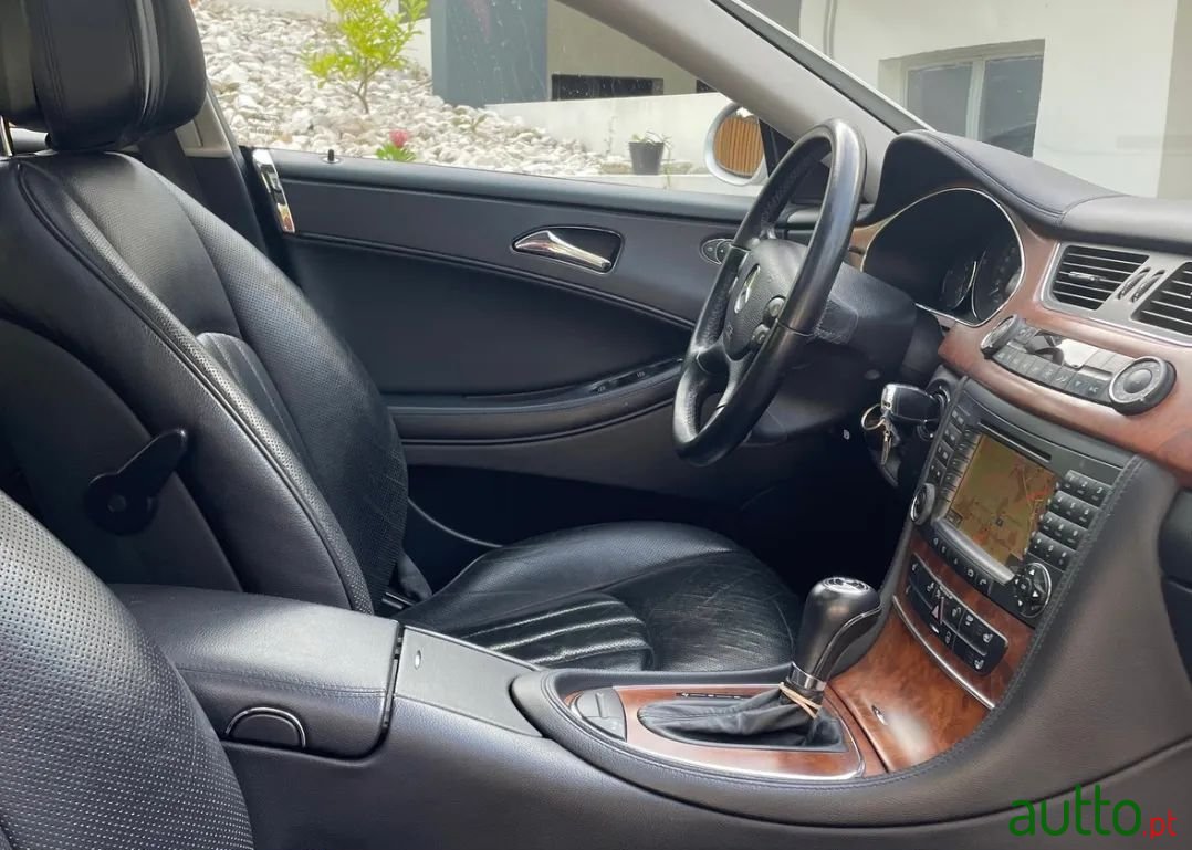 2007' Mercedes-Benz Cls-320 photo #1