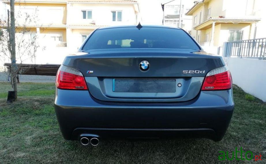 2009' BMW 520 D Packm photo #1