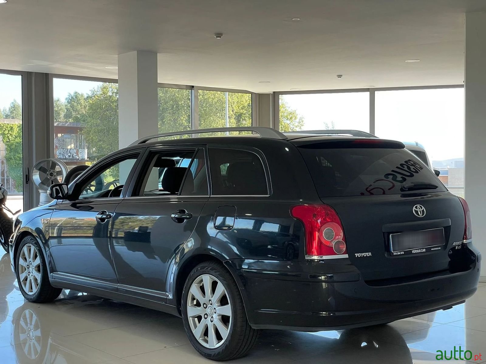 2008' Toyota Avensis Sw photo #3