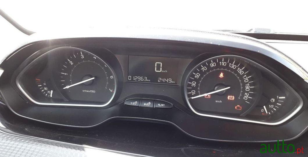 2019' Peugeot 2008 photo #4