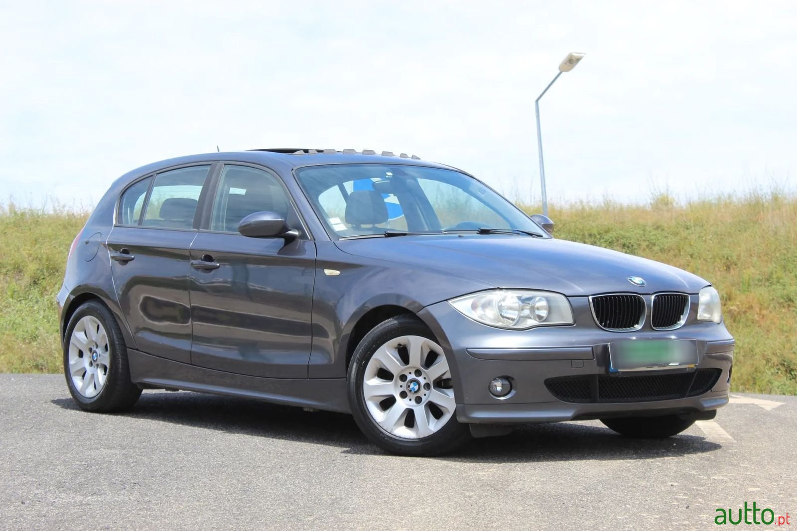 2005' BMW 120 photo #1