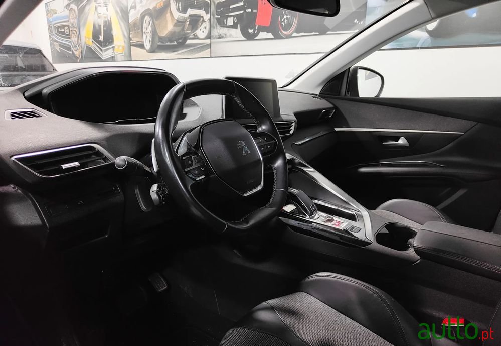 2019' Peugeot 3008 photo #6