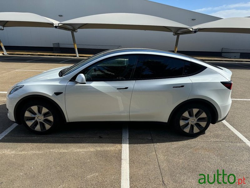 2024' Tesla Model Y Tração Traseira photo #2