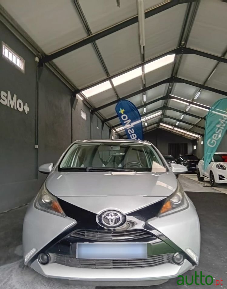 2018' Toyota Aygo 1.0 X-Play+Ac photo #2