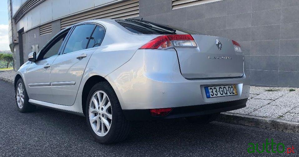 2008' Renault Laguna photo #1