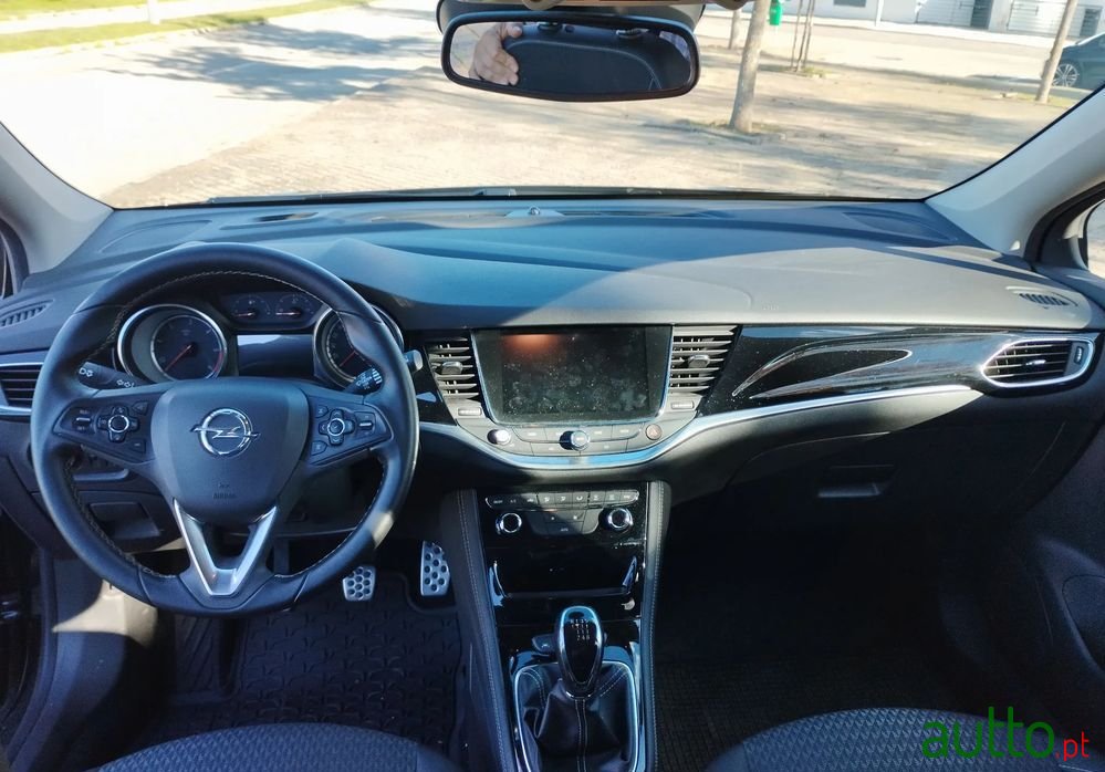 2016' Opel Astra photo #5