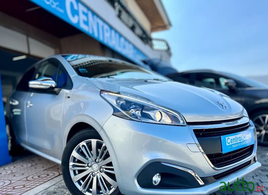 2016' Peugeot 208 photo #1