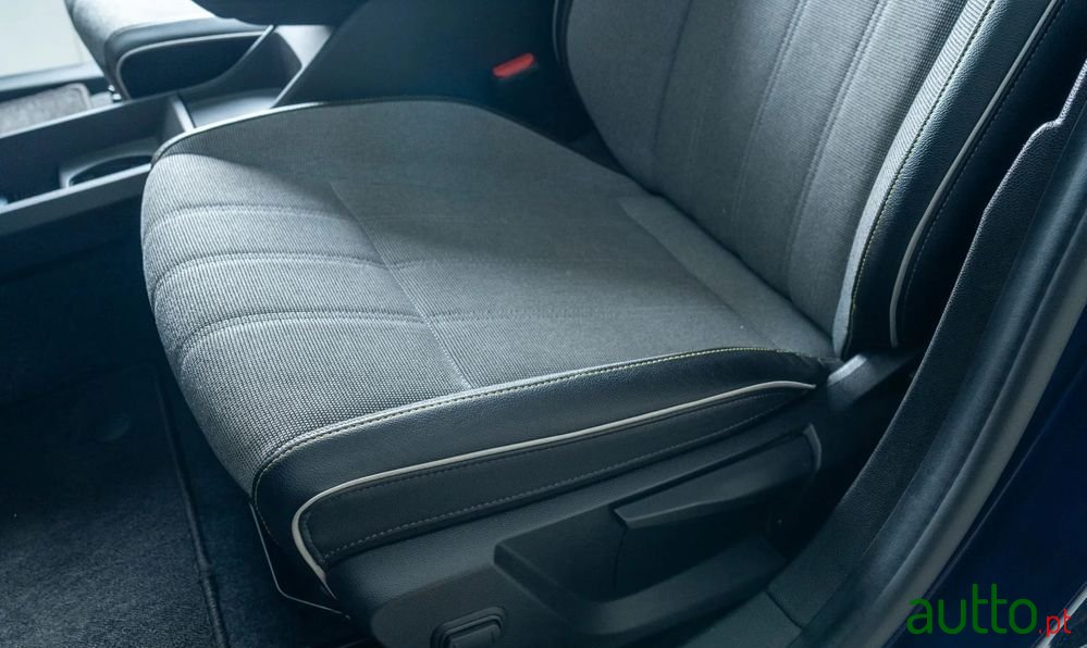 2024' Renault Megane E-Tech photo #5