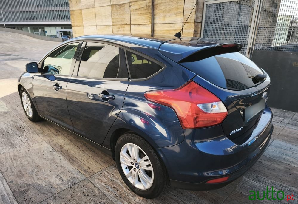 2011' Ford Focus 1.6 Tdci Trend photo #3