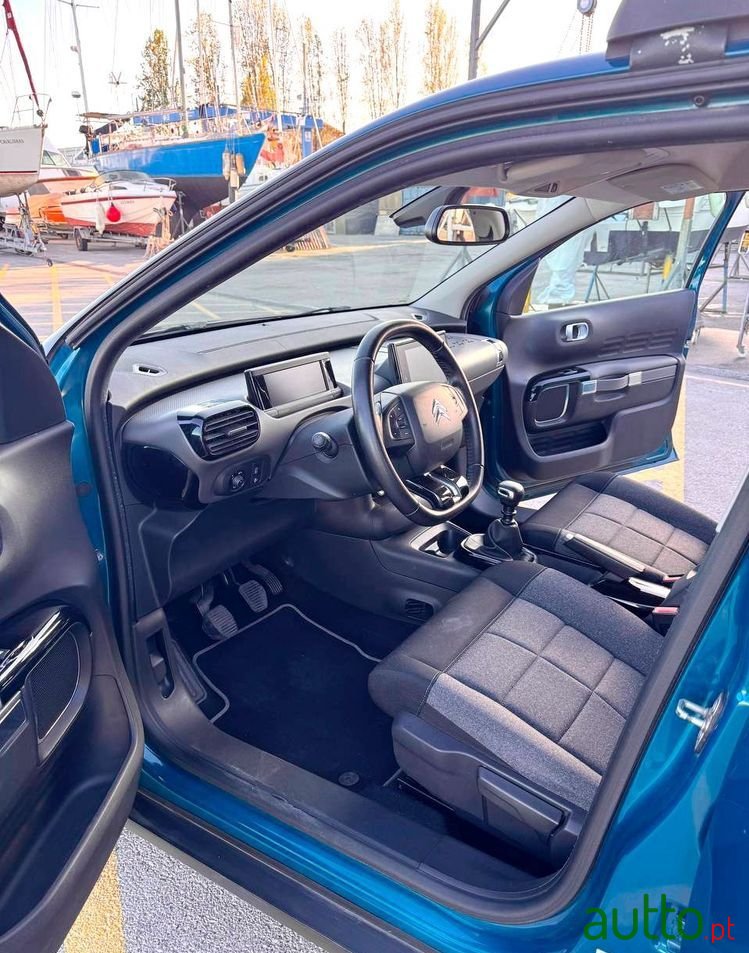 2019' Citroen C4 Cactus 1.5 Bluehdi Shine photo #4