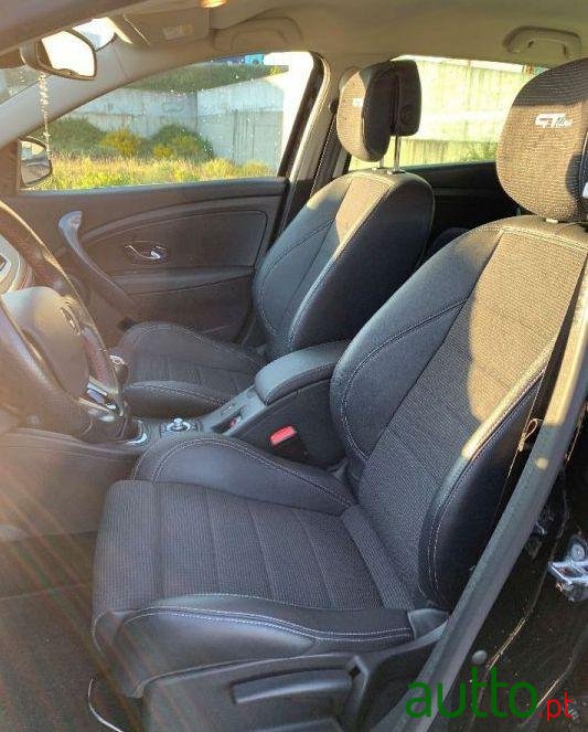 2015' Renault Megane photo #2