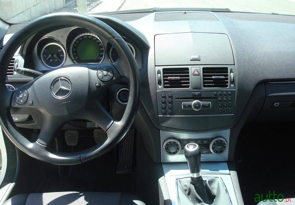 2011' Mercedes-Benz CL 220 Avantgarde photo #6