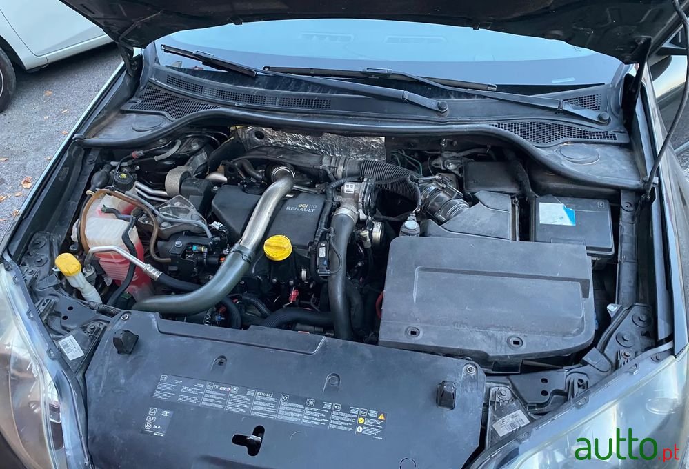 2010' Renault Laguna 1.5 Dci Confort photo #6