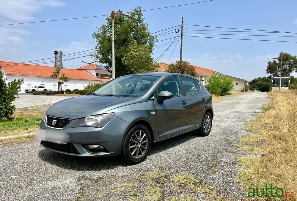 2015' SEAT Ibiza photo #2