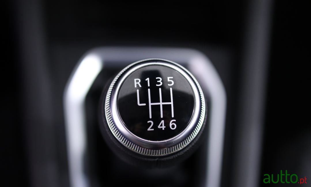 2020' Renault Clio photo #4