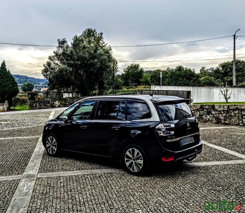2017' Citroen C4 Grand Picasso photo #4