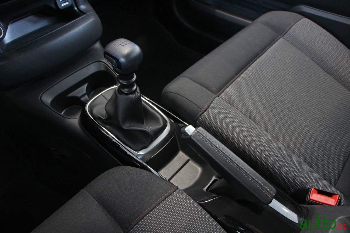 2019' Citroen C4 Cactus photo #3