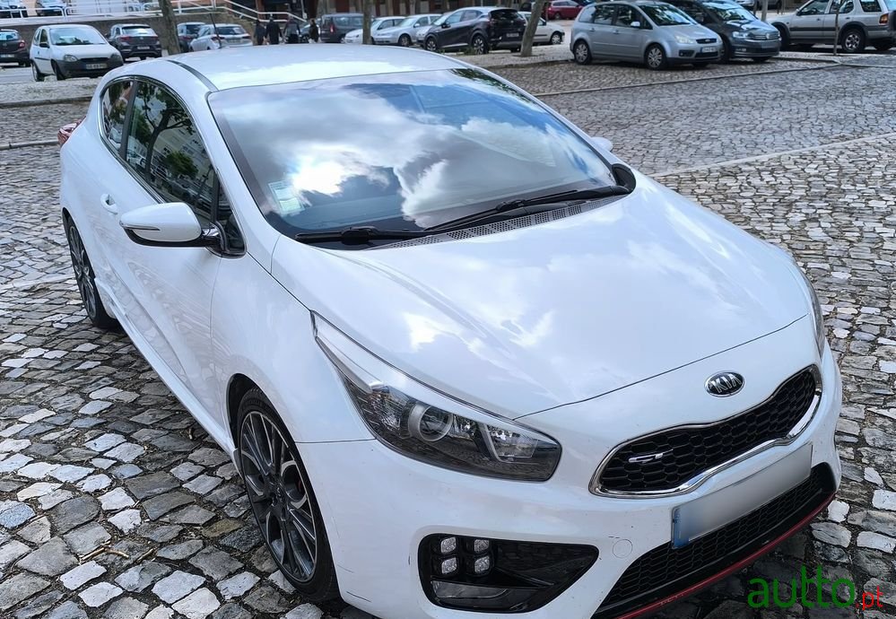 2015' Kia Ceed photo #2