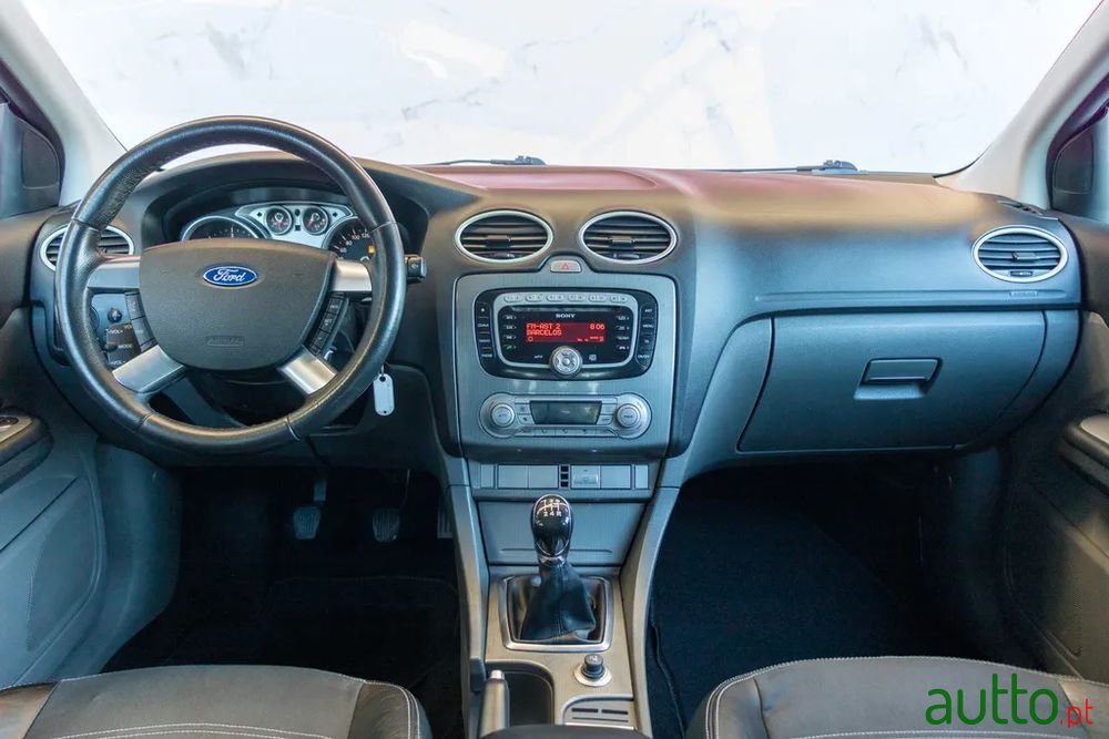 2008' Ford Focus Sw photo #4