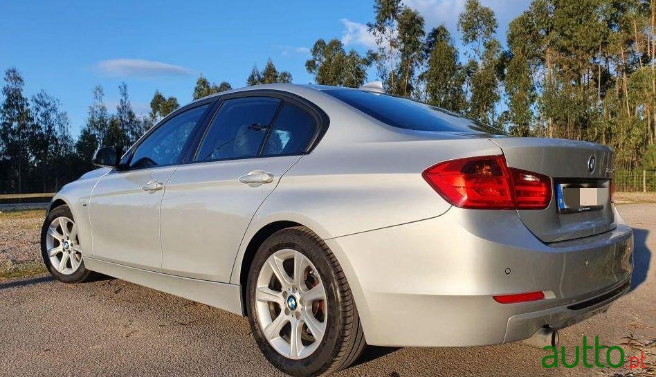 2013' BMW 320 Auto Sport Line photo #4