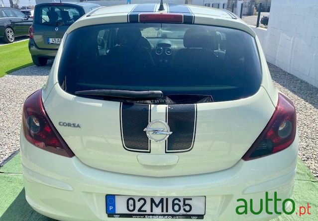 2011' Opel Corsa photo #5
