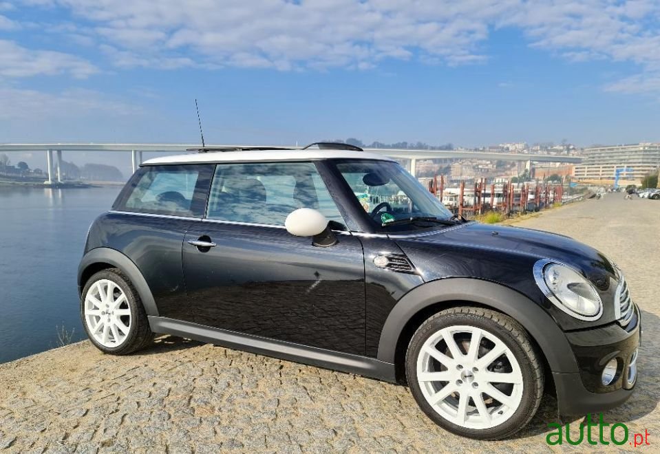 2012' MINI Cooper photo #1