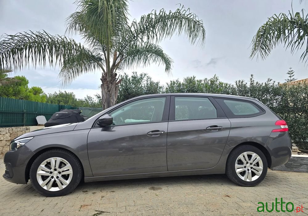 2018' Peugeot 308 Sw photo #2