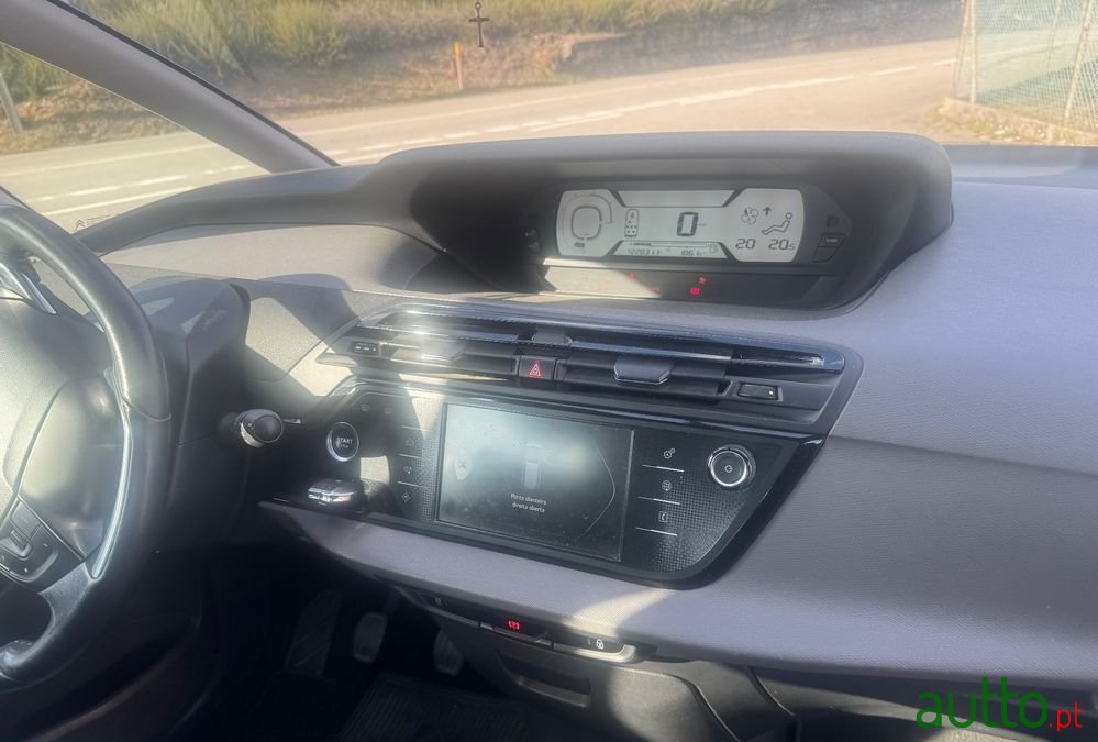 2014' Citroen C4 Grand Picasso photo #5