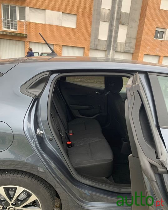 2020' Renault Clio photo #5