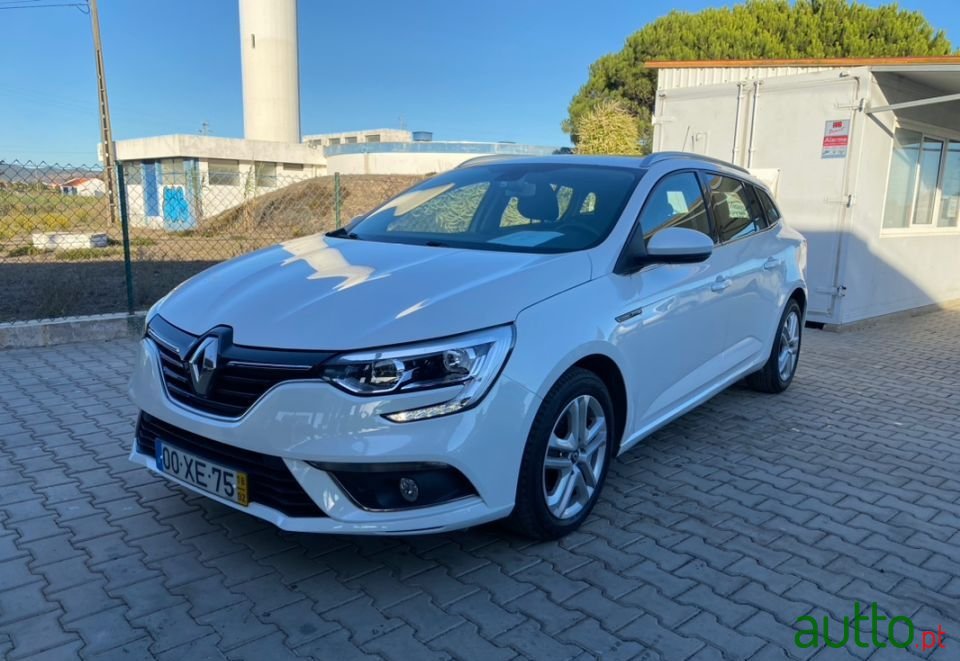 2018' Renault Megane Sport Tourer photo #1